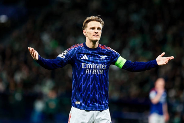 Tiền vệ c&ocirc;ng: Martin Odegaard - 6.6 điểm Đội trưởng của Arsenal c&oacute; một ng&agrave;y thi đấu dưới kỳ vọng. Anh thiếu đi những đường chuyền mang t&iacute;nh đột biến cao v&agrave; kh&ocirc;ng tạo ra được nhiều tầm ảnh hưởng l&ecirc;n lối chơi tấn c&ocirc;ng của 