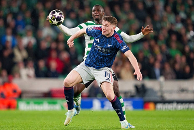 Tiền đạo cắm: Viktor Gyokeres - 6.8 điểm Trong ng&agrave;y t&aacute;i ngộ đội b&oacute;ng cũ, Gyokeres thi đấu năng nổ nhưng lại thiếu đi sự nhạy b&eacute;n cần thiết. Ch&iacute;nh việc anh kh&ocirc;ng kịp l&ugrave;i về để tho&aacute;t bẫy việt vị đ&atilde; khiến b&agrave;n thắng của Zubimendi kh&ocirc;ng được c&ocirc;ng nhận, một sai s&oacute;t đ&aacute;ng tiếc trong một trận cầu chặt chẽ.