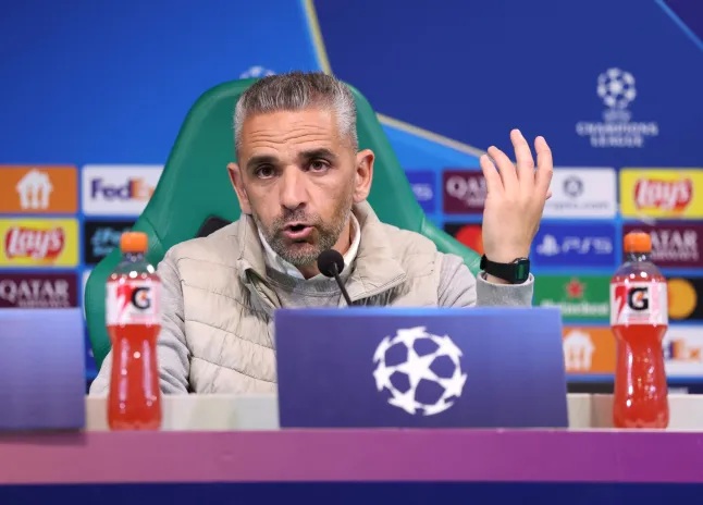 Rui Borges ca ngợi thủ môn Arsenal.