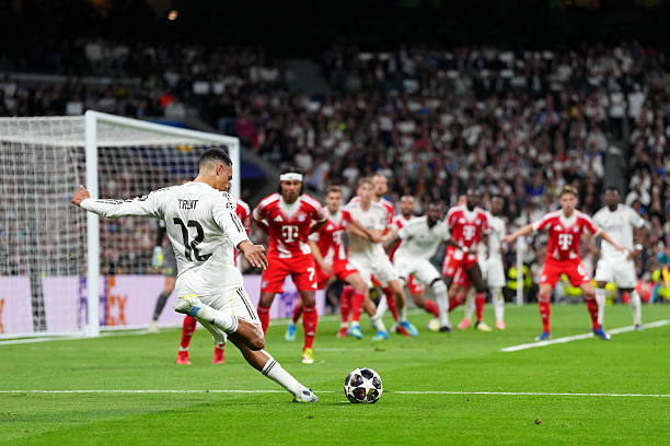 M&agrave;n tr&igrave;nh diễn của Alexander-Arnold chưa được trọn vẹn. 