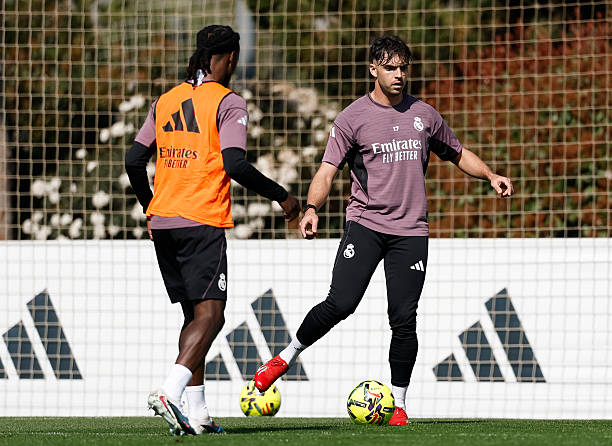 Việc Asencio từ chối đấu Elche được cho l&agrave; v&igrave; muốn tăng cơ hội ra s&acirc;n trước Man City m