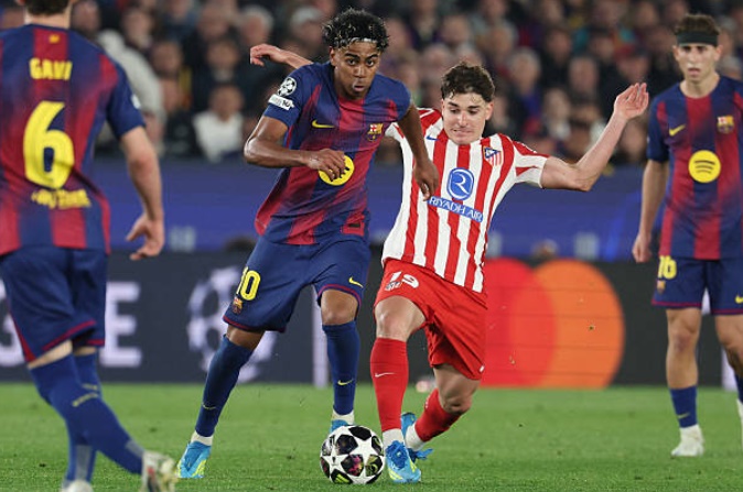 Alvarez l&agrave; mục ti&ecirc;u m&agrave; Barca nhắm đến để gia cố h&agrave;ng c&ocirc;ng.