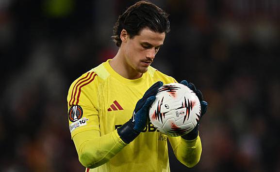 Ảnh bài viết Chelsea quyết đấu Newcastle giành Mile Svilar