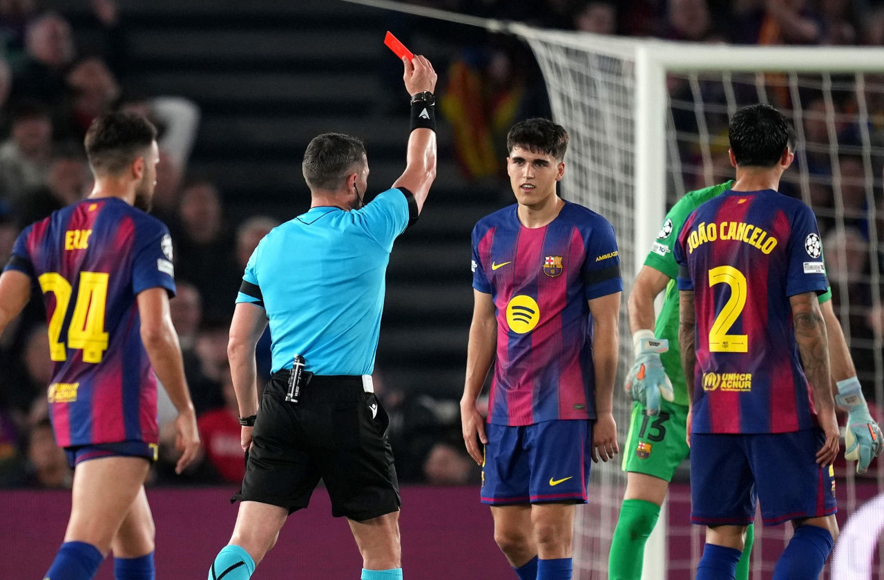 Công lý bóng đá không bao giờ tuyệt đối.