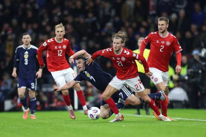 Hjulmand là giải pháp hoàn hảo cho tuyến giữa MU.