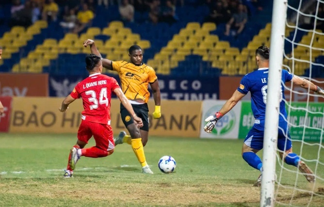 Ảnh bài viết Tăng ngoại binh tại V-League, coi chừng đánh đổi tương lai nội binh