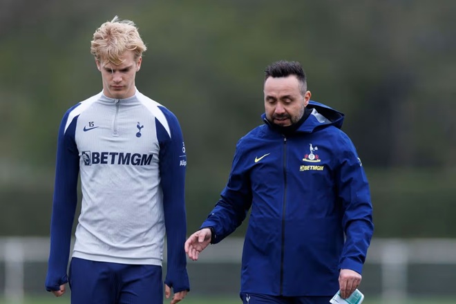 De Zerbi có nhiệm vụ rất khó khăn với Spurs.