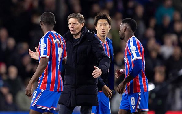 Crystal Palace thắng dễ Fiorentina trên sân nhà.