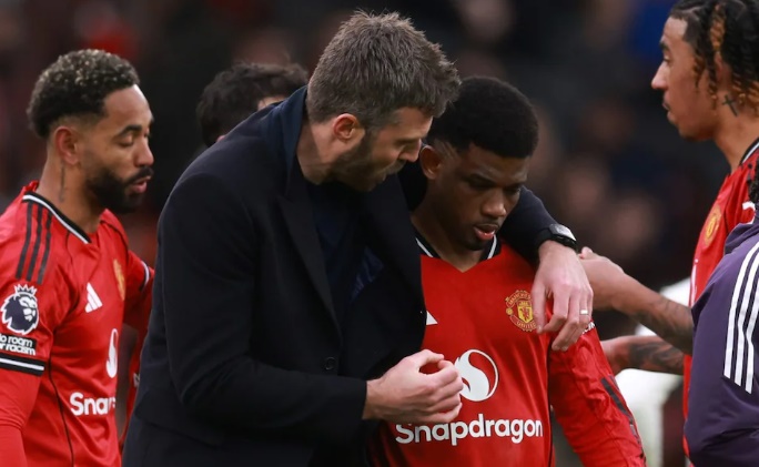 Ảnh bài viết Carrick hồi sinh MU, sẵn sàng nhận ấn kiếm tại Old Trafford