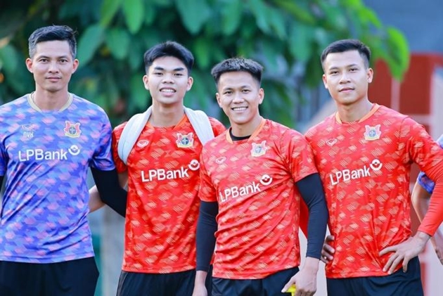 L&ecirc; Ph&aacute;t trở lại sau chấn thương vai.