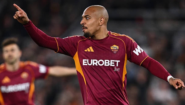 Malen lập hat-trick giúp Roma nhấn chìm Pisa