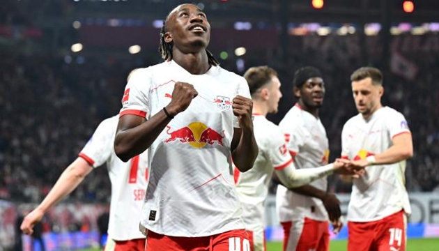 Yan Diomande đang là mục tiêu hàng đầu của Man United.