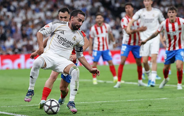 Dani Carvajal (6.8): Một màn trình diễn có phần thiếu ổn định. Thỉnh thoảng tạo ra mối đe dọa tấn công, nhưng chủ yếu đóng vai trò bọc lót
