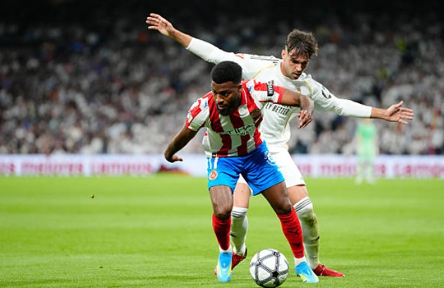 Raul Asencio (6.9): Chơi tròn vai, không thực sự gặp rắc rối và trang bị cho mình tâm lý thi đấu đủ tốt