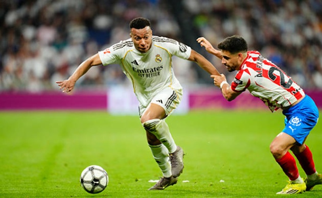 Kylian Mbappe (6.1): Nỗi thất vọng lớn nhất với màn trình diễn thiếu chính xác, bỏ lỡ nhiều cơ hội và đánh mất bản năng sát thủ trước khung thành.