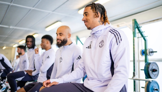 Ảnh bài viết Leny Yoro khẳng định vị thế tại MU sau lời chê của Scholes