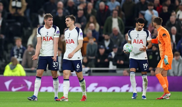 Spurs đ&atilde; rớt xuống vị tr&iacute; xuống hạng