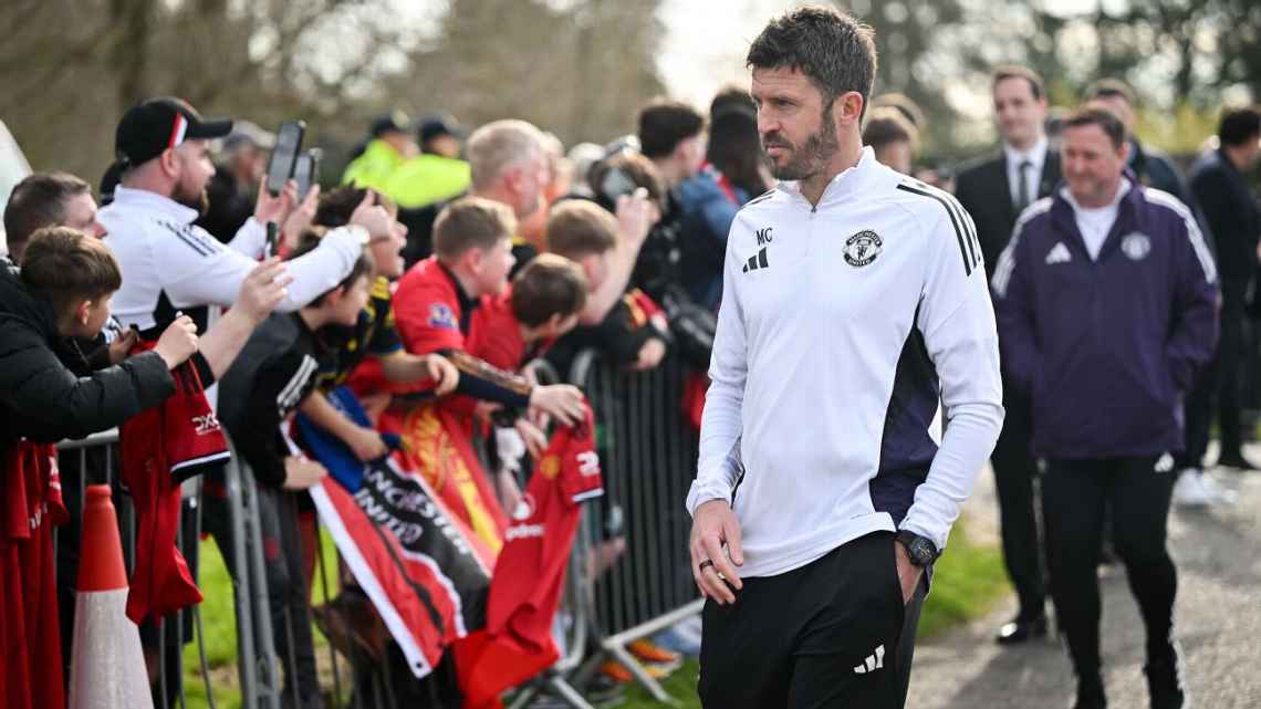 Vẫn chưa r&otilde; Carrick c&oacute; ở lại sau m&ugrave;a h&egrave; hay kh&ocirc;ng.