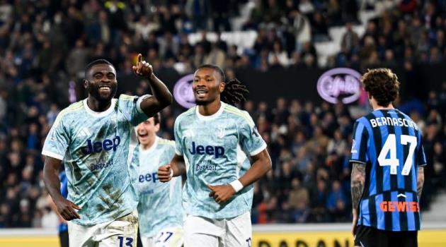 Boga giúp Juventus giành 3 điểm quý giá.