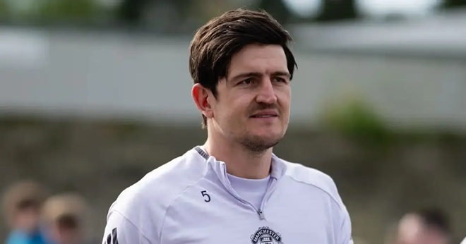 Ảnh bài viết Maguire không phải giảm lương để trụ lại MU