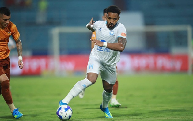 Xu&acirc;n Son bị từ chối quả phạt đền