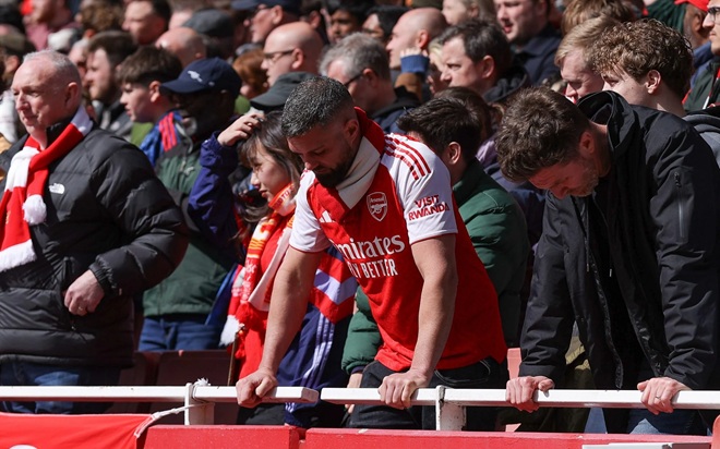 Ảnh bài viết Hố sâu ngăn cách tại Emirates