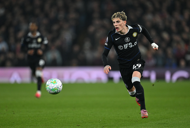 Ng&ocirc;i sao người Argentina chưa thể khiến người h&acirc;m mộ tại Stamford Bridge h&agrave;i l&ograve;ng.