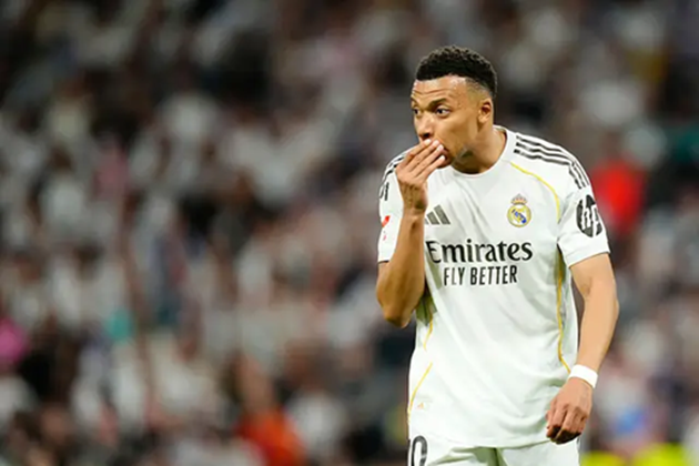 Ảnh bài viết Real Madrid đối mặt áp lực lập hàng rào danh dự cho Barca