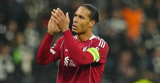 Ảnh bài viết Van Dijk ủng hộ khi CĐV Liverpool biểu tình giá vé