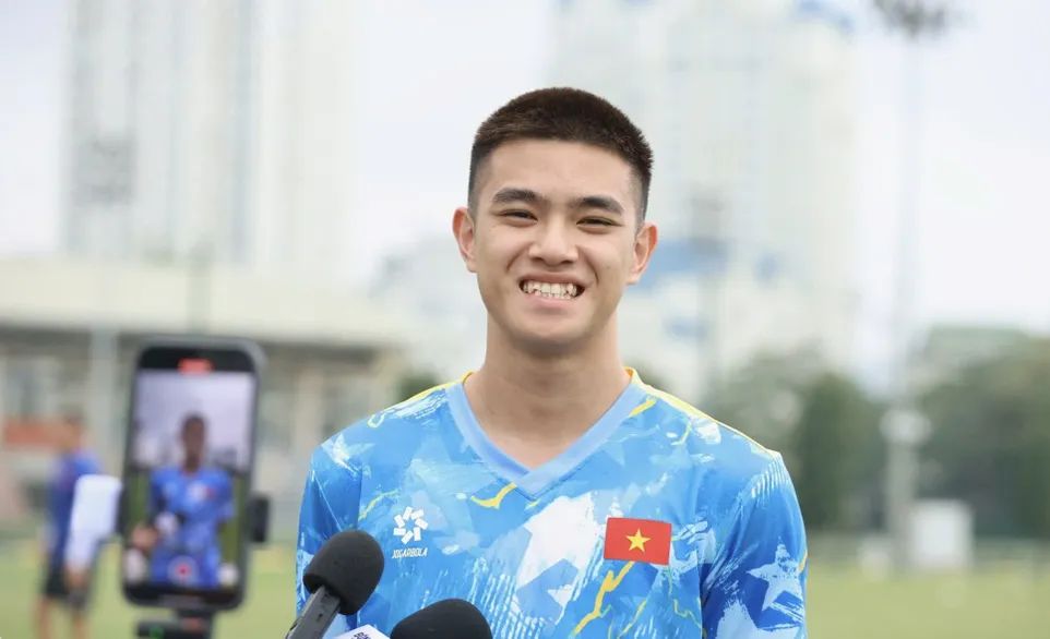 Trung vệ n&agrave;y c&oacute; thể trở th&agrave;nh tương lai của ĐTQG