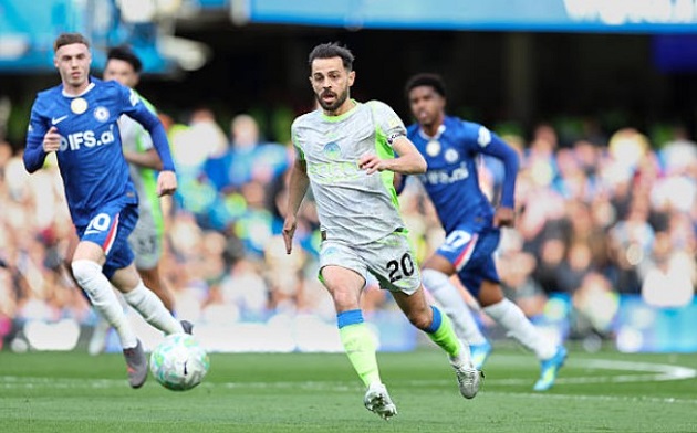 Bernardo Silva (7): Hoàn thành tốt vai trò điều tiết và hỗ trợ phòng ngự từ xa, đánh dấu cột mốc 451 lần ra sân bằng một tinh thần thi đấu bền bỉ.

Jeremy Doku (8.2): Là mũi khoan phá lợi hại nhất bên hành lang cánh, kết thúc màn trình diễn ấn tượng bằng pha dứt điểm lạnh lùng ấn định chiến thắng cho Man City.

Antoine Semenyo (7.2): Chơi nỗ lực với những pha đi bóng trực diện và đưa ra nhiều quyết định hợp lý, dù hơi tiếc nuối khi không thể tự mình ghi bàn.

Erling Haaland (7): Tiếp tục tịt ngòi nhưng đóng góp lớn vào lối chơi chung nhờ khả năng làm tường, thu hút hậu vệ tạo khoảng trống cho các đồng đội lập công.