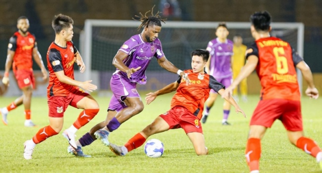 Thành Trung trong màu áo Ninh Bình.