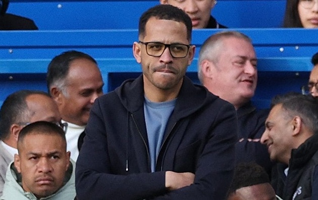 Rosenior lạc lối cùng Chelsea