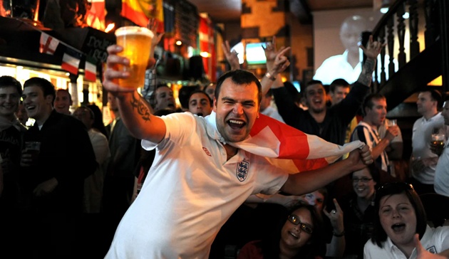 Ảnh bài viết Quán bar tại Anh được mở cửa đến 2 giờ sáng dịp World Cup