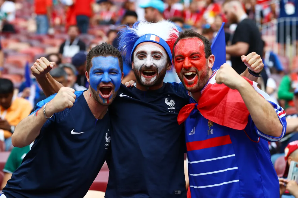 Dưới cờ Lam là sự hội tụ thế giới.