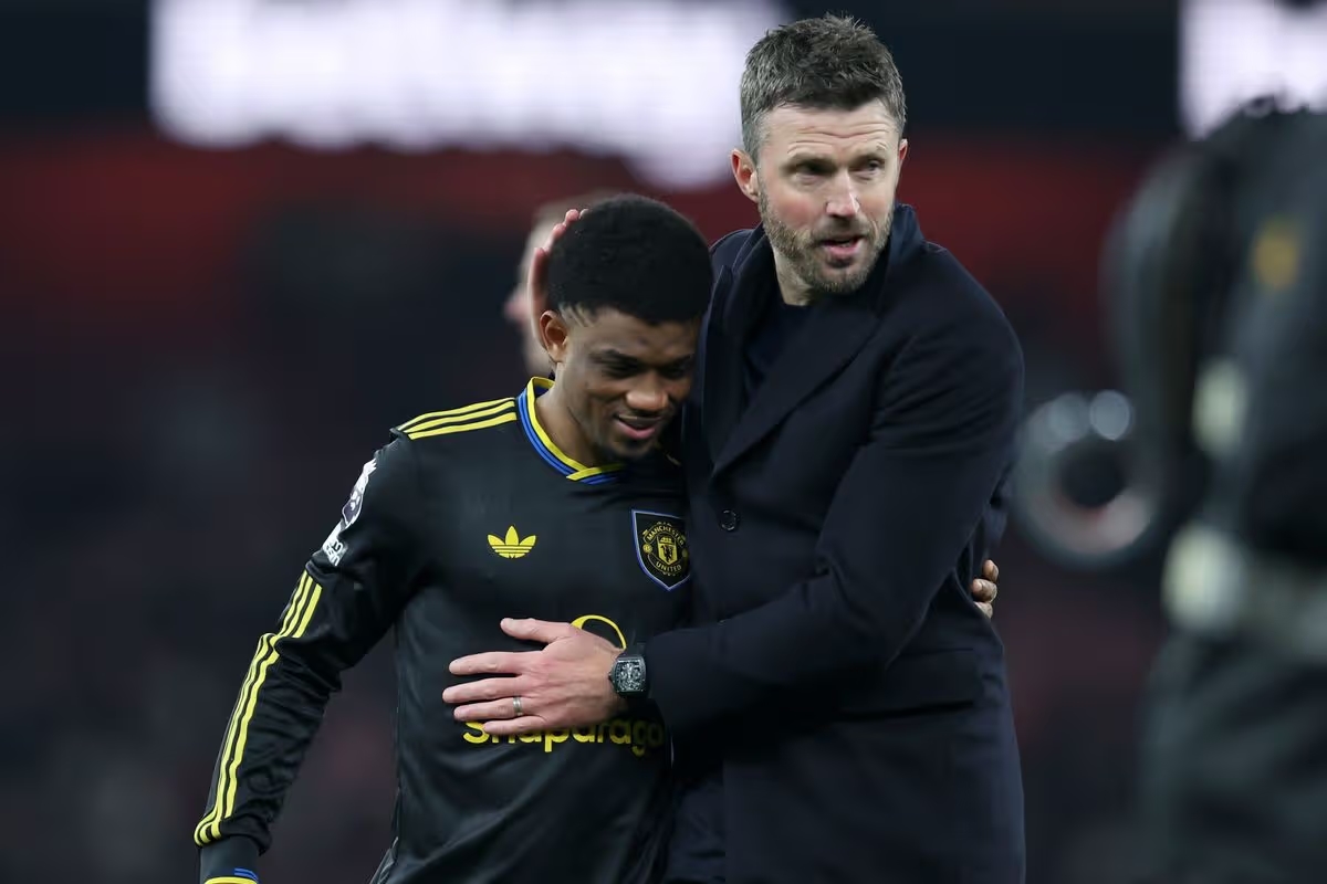 HLV Michael Carrick đang nhận được sự ủng hộ từ phòng thay đồ Man Utd.