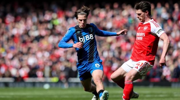 Scott có màn trình diễn nổi bật trước Arsenal.