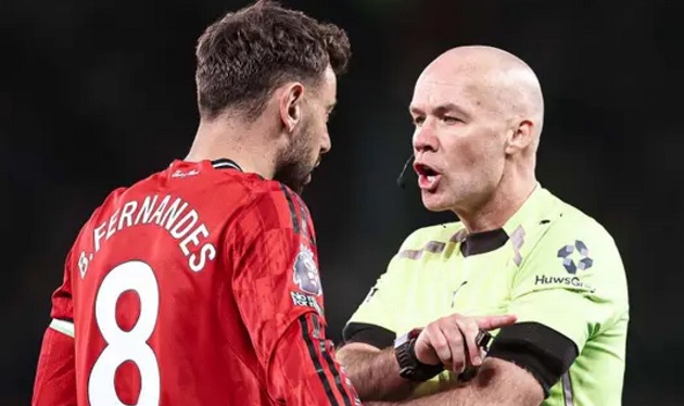 Ảnh bài viết Fernandes không dám nói về trọng tài vì sợ rắc rối như Mourinho