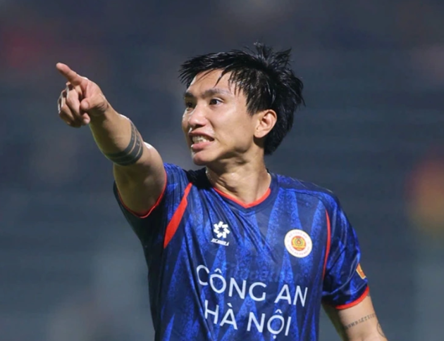 Đoàn Văn Hậu trong màu áo CLB CAHN. Ảnh: VOV