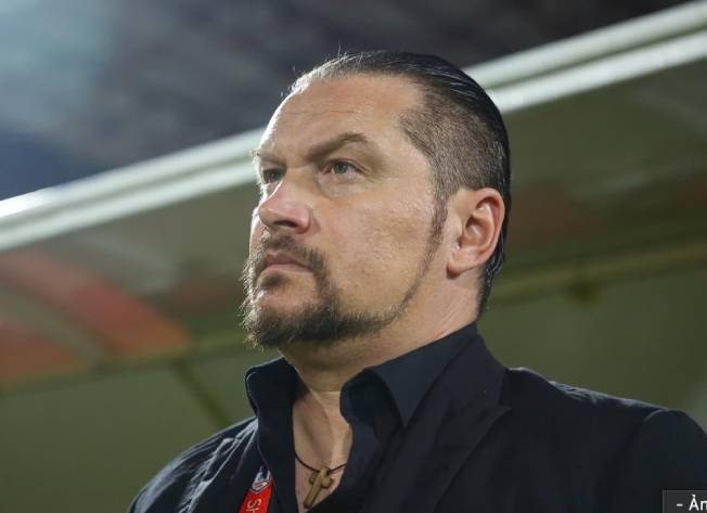 Ảnh bài viết Bị cấm 4 trận, HLV Popov thề chiến đấu đến cùng