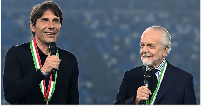  Conte rất được t&iacute;n nhiệm ở Napoli.