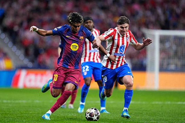 Tiền đạo: Julian Alvarez – 6.2 điểm Alvarez có một trận đấu khá mờ nhạt. Anh bị các trung vệ Barcelona chia cắt hoàn toàn và không có nhiều khoảng trống để dứt điểm. Dù vậy, tinh thần thi đấu nhiệt huyết giúp anh nhận được điểm số nhỉnh hơn mức trung bình một chút.