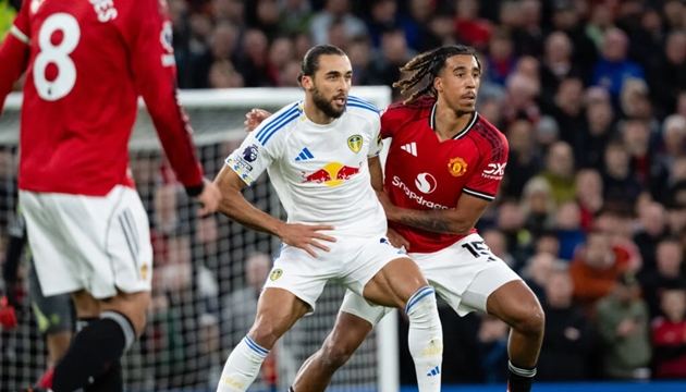 Calvert-Lewin l&agrave; mẫu s&aacute;t thủ chạy chỗ kh&ocirc;n ngoan.