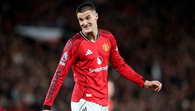 Ảnh bài viết Calvert-Lewin dạy cho Sesko bài học về bản năng số 9