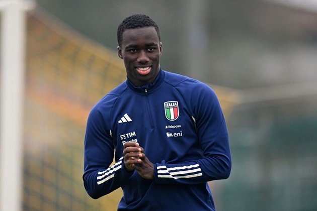 Michael Kayode là hậu vệ phải trẻ trung và tài năng.