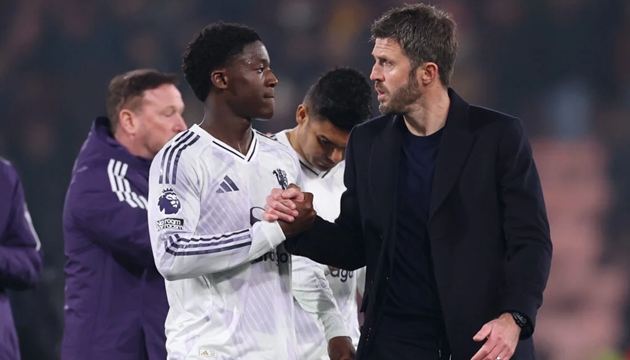 Kobbie Mainoo đóng vai trò quan trọng trong sơ đồ đội hình của HLV Michael Carrick.