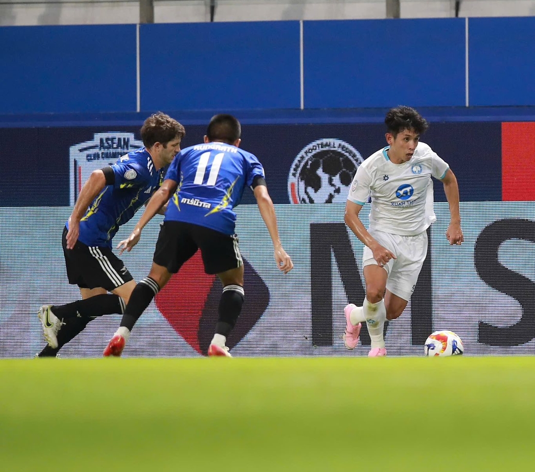 Ảnh bài viết Mất suất đá chính khiến Hồng Duy muốn rời Nam Định