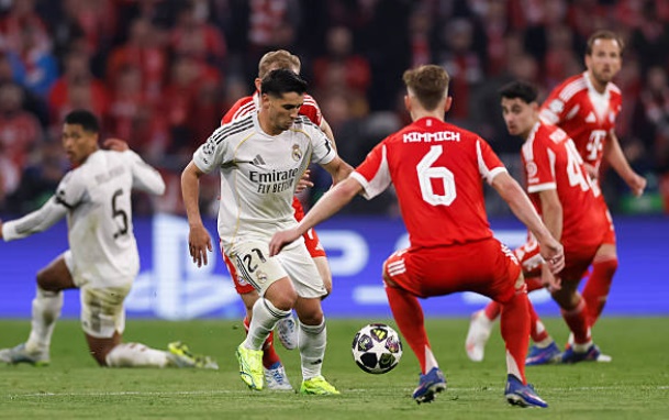 Tiền vệ: Brahim Diaz (6.9.) Diaz chơi đầy nỗ lực trong khoảng thời gian có mặt trên sân. Anh tạo ra một vài cơ hội nguy hiểm nhờ kỹ thuật cá nhân lắt léo và sự sáng tạo trong các pha phối hợp nhỏ. Sự hiện diện của anh giúp lối đá tấn công của Real thanh thoát hơn nhiều trong hiệp một.

Tiền đạo: Kylian Mbappe (7.1). Mbappe cho thấy đẳng cấp với một bàn thắng quan trọng sau tình huống phản công sắc lẹm. Tốc độ của anh luôn là mối đe dọa thường trực đối với hàng thủ Bayern, dù đôi khi anh có thể chơi đồng đội hơn trong các pha xử lý cuối cùng để tối ưu hóa cơ hội.

Tiền đạo: Vinicius Junior (7.0). Ngôi sao người Brazil để lại dấu ấn đậm nét với pha kiến tạo dọn cỗ cho Mbappe lập công. Anh suýt chút nữa đã có bàn thắng cho riêng mình nếu cú dứt điểm cuối hiệp một không tìm đến đúng xà ngang. Sang hiệp hai, Vinicius thi đấu nỗ lực nhưng bị các hậu vệ đối phương chăm sóc quá kỹ.

Eduardo Camavinga (4.4): Vào sân thay cho Brahim Diaz ở phút 60. Tiền vệ người Pháp khởi đầu đầy hứa hẹn nhưng ngay sau đó đã có một khoảnh khắc thiếu kiềm chế, nhận tấm thẻ vàng thứ hai khiến Real Madrid lâm vào thế mất người và sụp đổ ở cuối trận.