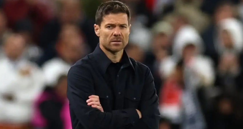 Alonso bị Real sa thải đầy cay đắng.