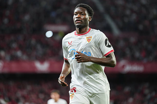 Agoume đáng để Man Utd cân nhắc.